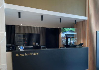Recepción interior Hotel Taber